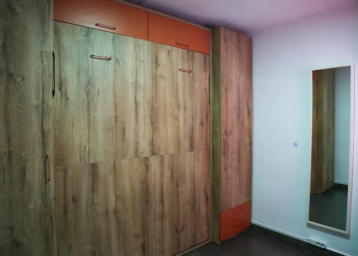 Calle Larga * فوينخيرولا