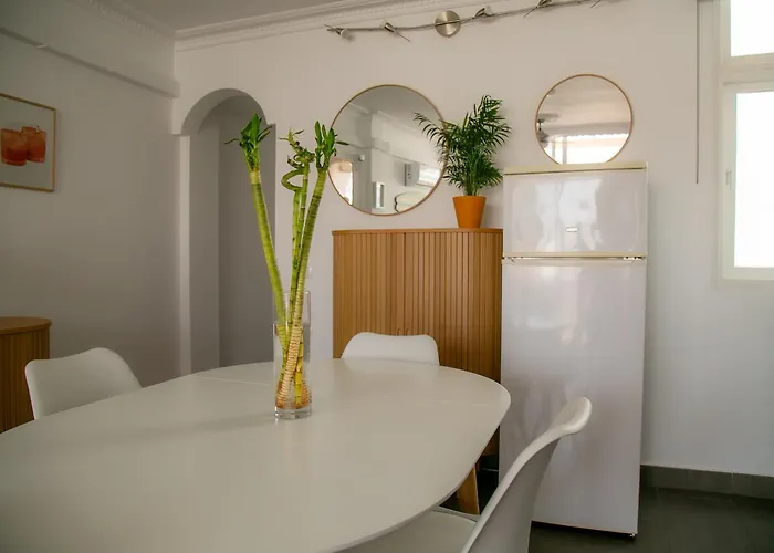 Calle Larga Apartment *